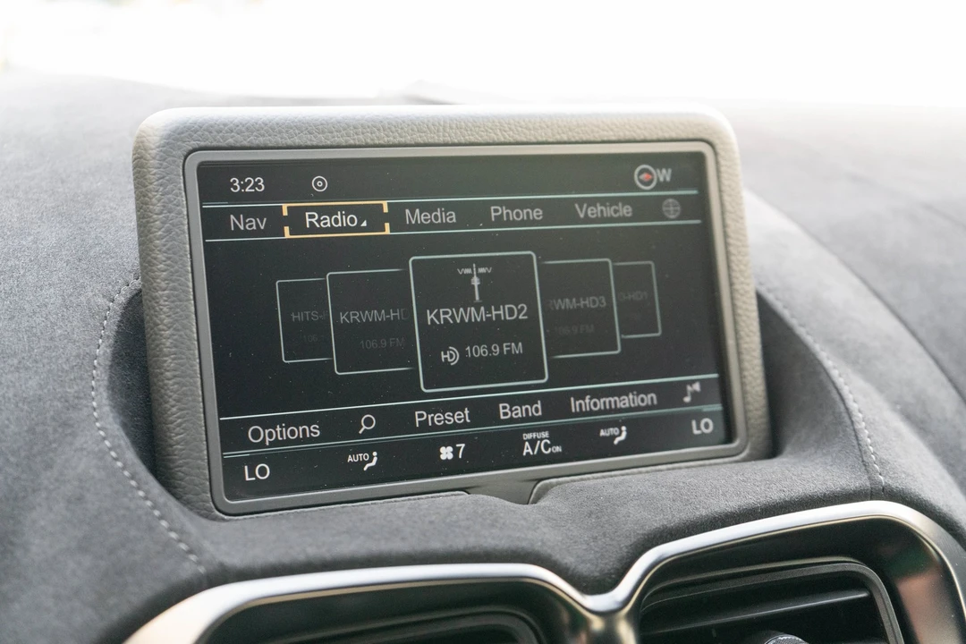2021 Aston Martin V8 Vantage (2019+) - Image 17 of 31