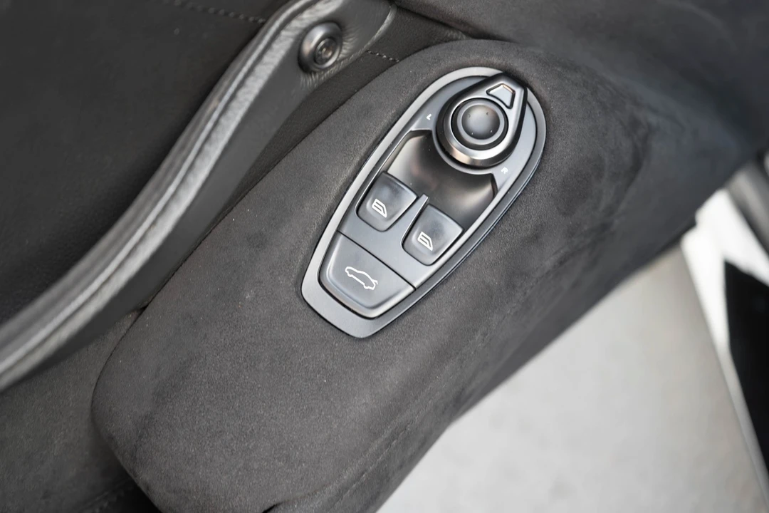 2021 Aston Martin V8 Vantage (2019+) - Image 13 of 31
