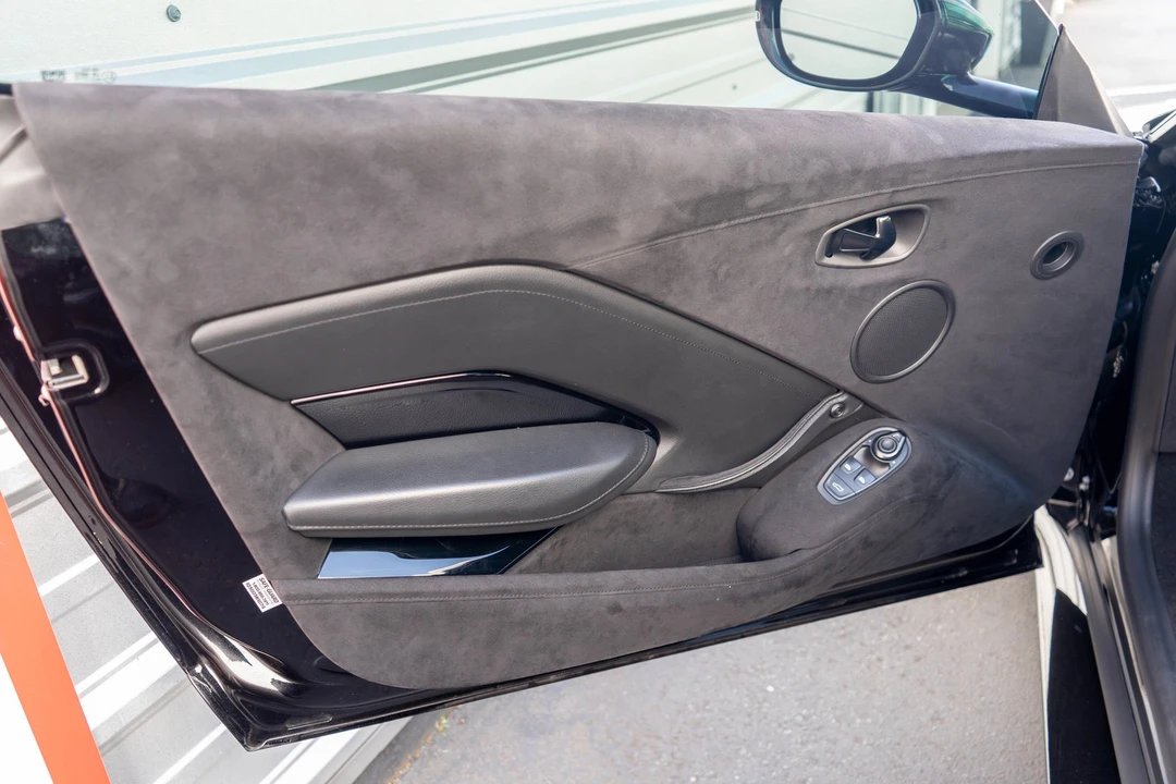 2021 Aston Martin V8 Vantage (2019+) - Image 12 of 31