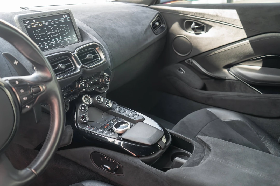 2021 Aston Martin V8 Vantage (2019+) - Image 9 of 31