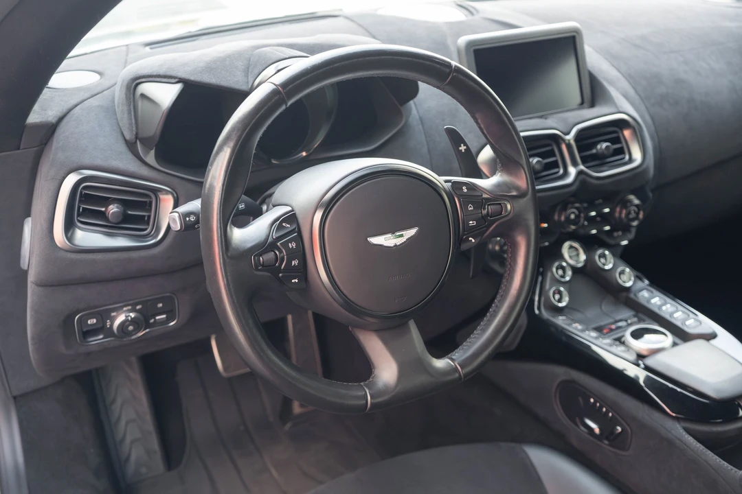 2021 Aston Martin V8 Vantage (2019+) - Image 10 of 31