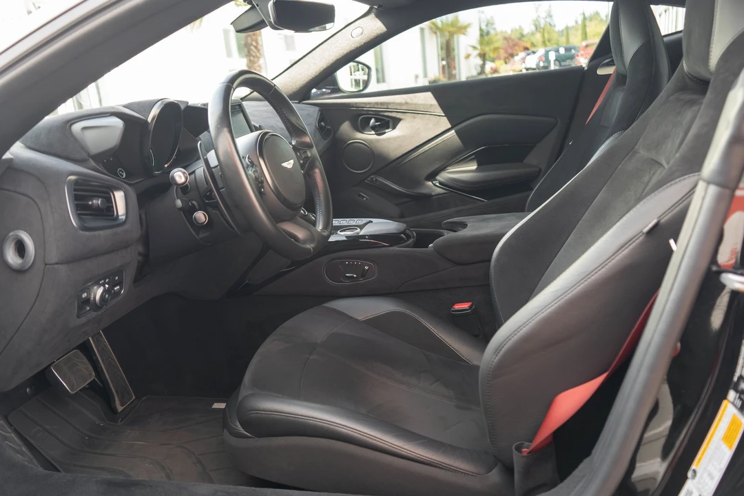 2021 Aston Martin V8 Vantage (2019+) - Image 2 of 31
