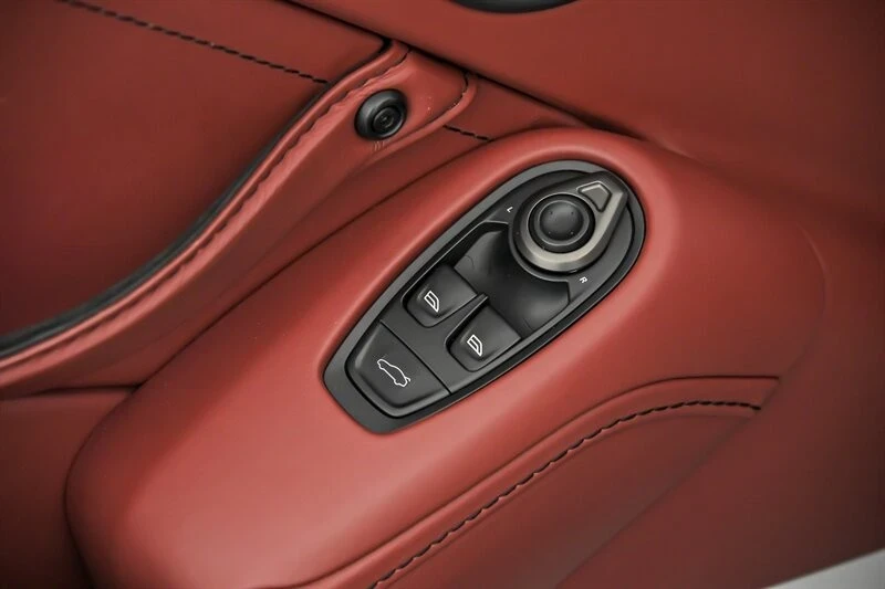2021 Aston Martin V8 Vantage (2019+) - Image 19 of 21