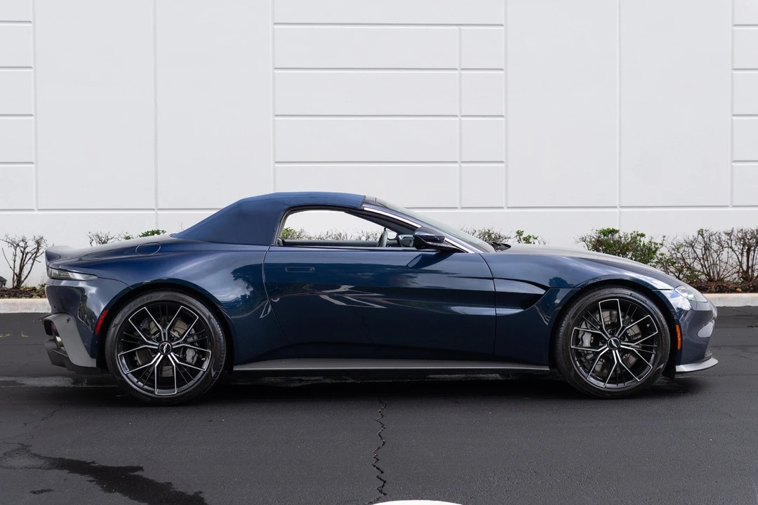 2021 Aston Martin V8 Vantage (2019+) - Image 13 of 21