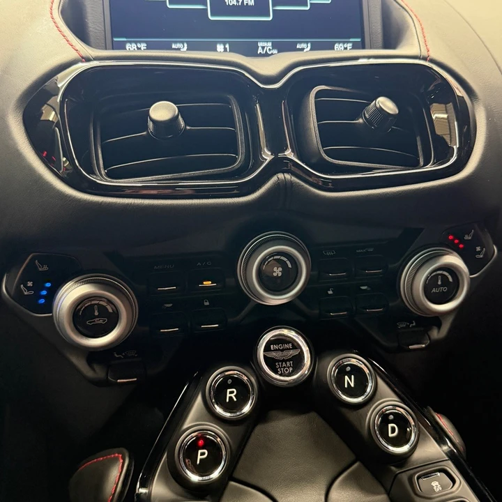 2021 Aston Martin V8 Vantage (2019+) - Image 13 of 22