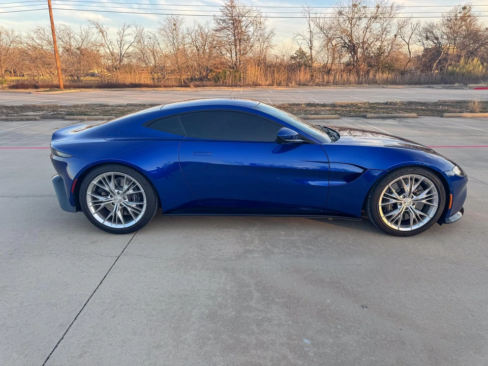 2021 Aston Martin V8 Vantage (2019+) - Image 9 of 31
