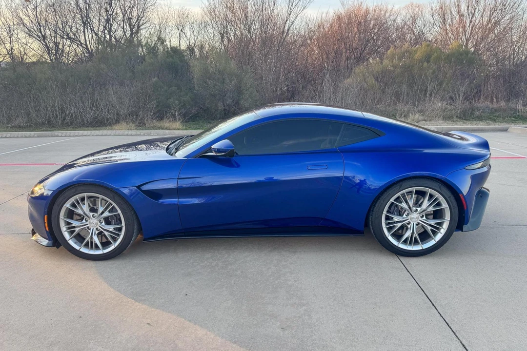 2021 Aston Martin V8 Vantage (2019+) - Image 3 of 31