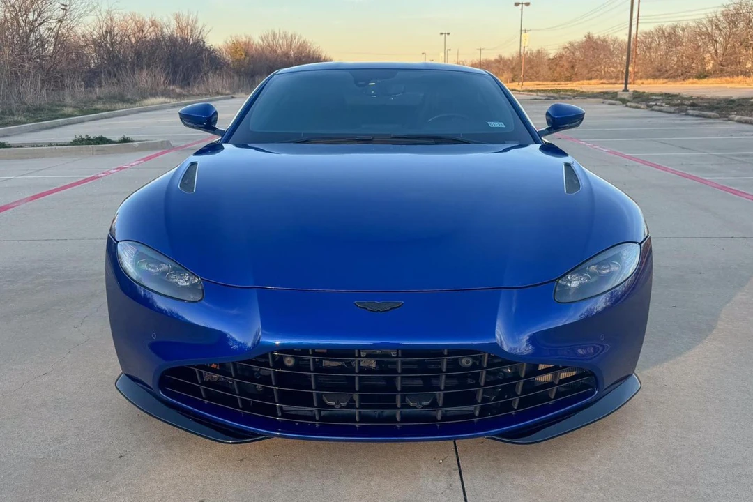 2021 Aston Martin V8 Vantage (2019+) - Image 2 of 31