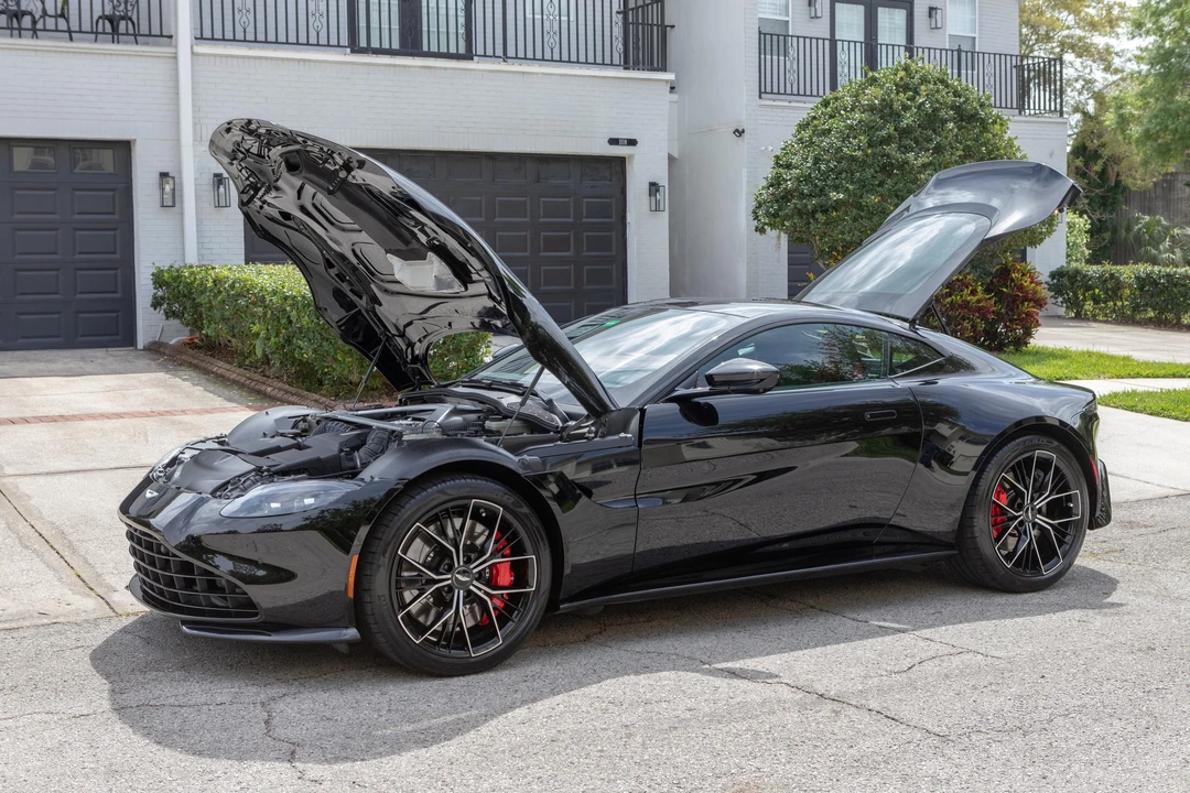 2021 Aston Martin V8 Vantage (2019+) - Image 7 of 31