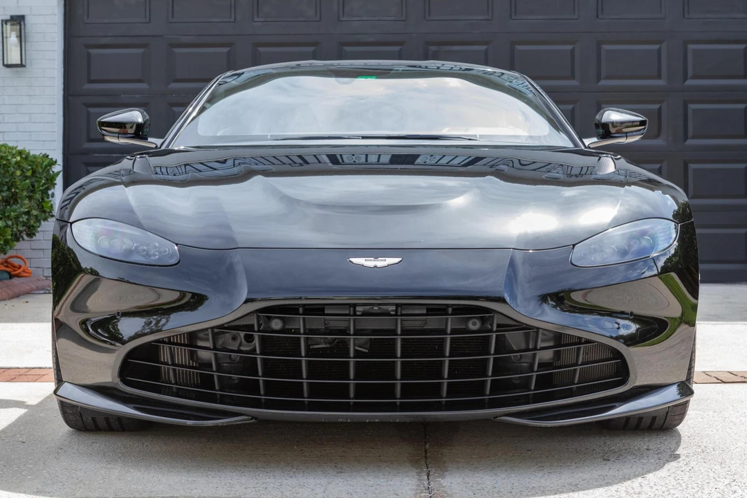 2021 Aston Martin V8 Vantage (2019+) - Image 2 of 31