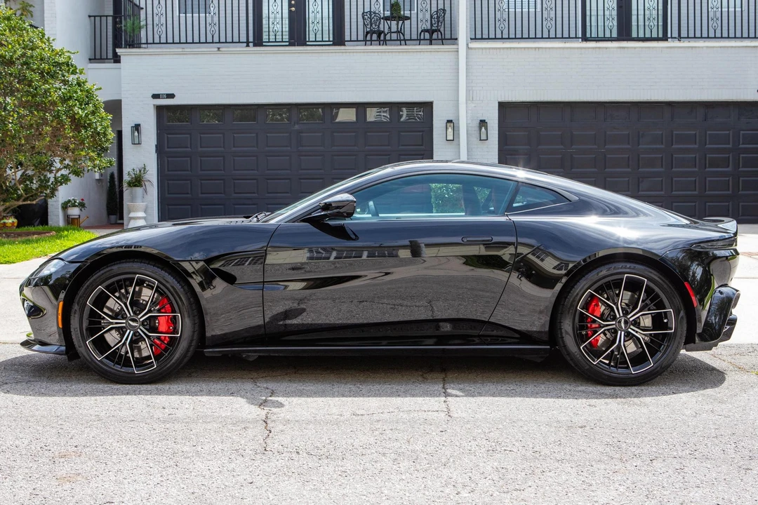 2021 Aston Martin V8 Vantage (2019+) - Image 3 of 31