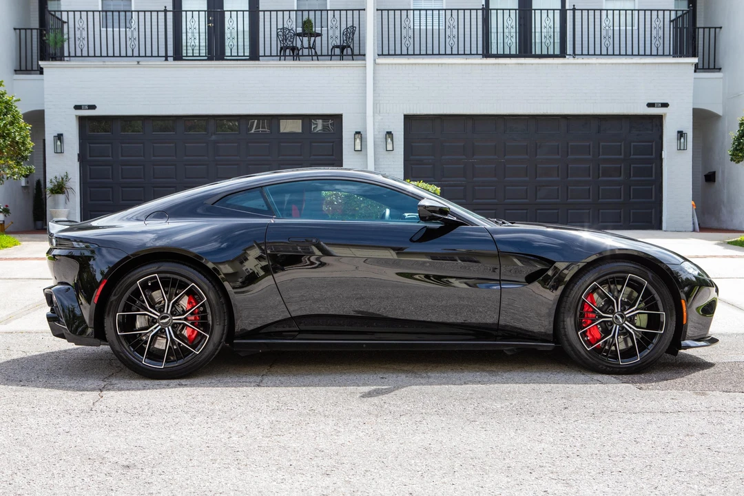 2021 Aston Martin V8 Vantage (2019+) - Image 11 of 31