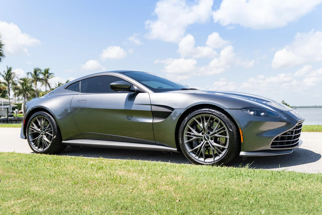 2021 Aston Martin V8 Vantage (2019+) - Image 14 of 31