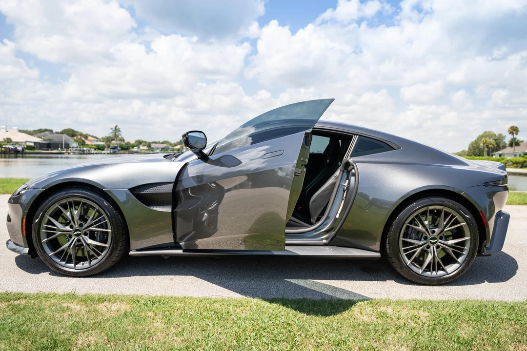 2021 Aston Martin V8 Vantage (2019+) - Image 10 of 31