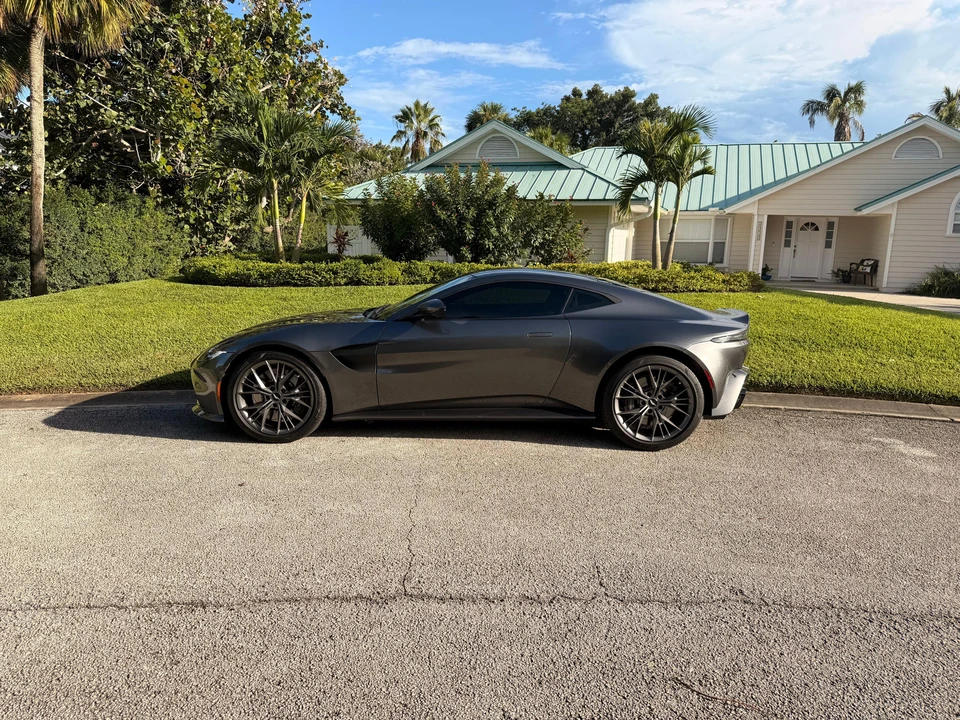 2021 Aston Martin V8 Vantage (2019+) - Image 9 of 31
