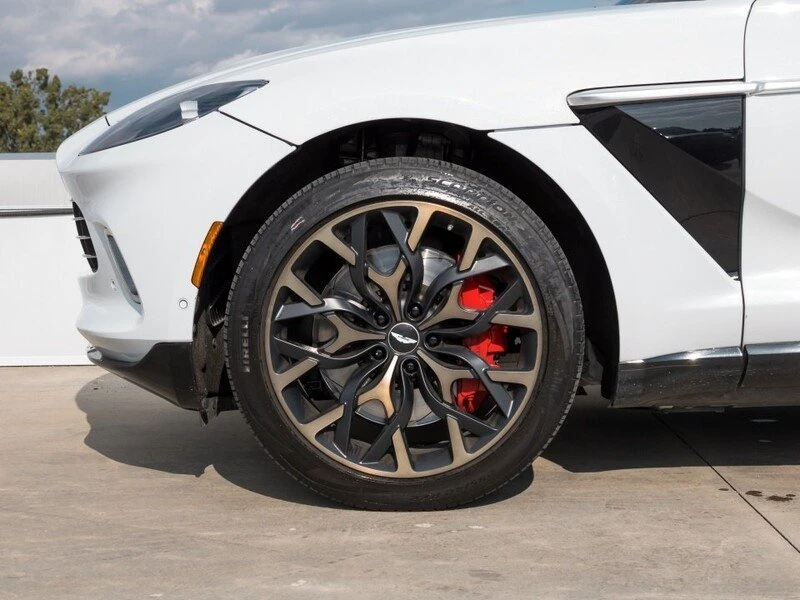 2021 Aston Martin DBX - Image 8 of 20
