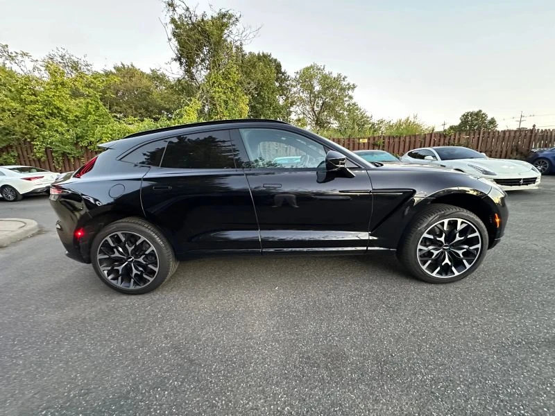 2021 Aston Martin DBX - Image 3 of 17