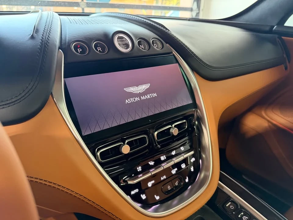 2021 Aston Martin DBX - Image 4 of 20