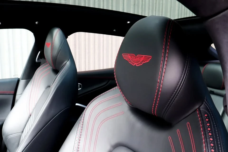 2021 Aston Martin DBX - Image 18 of 20