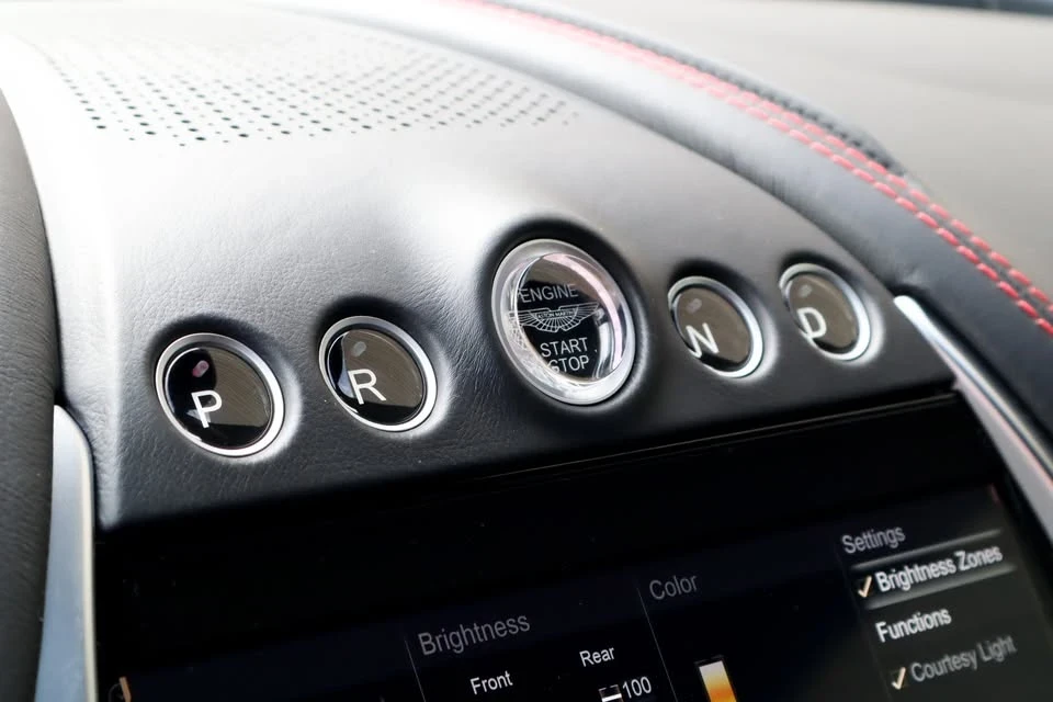 2021 Aston Martin DBX - Image 14 of 20