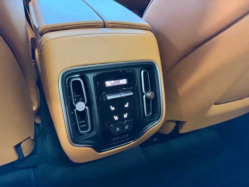 2021 Aston Martin DBX - Image 13 of 20