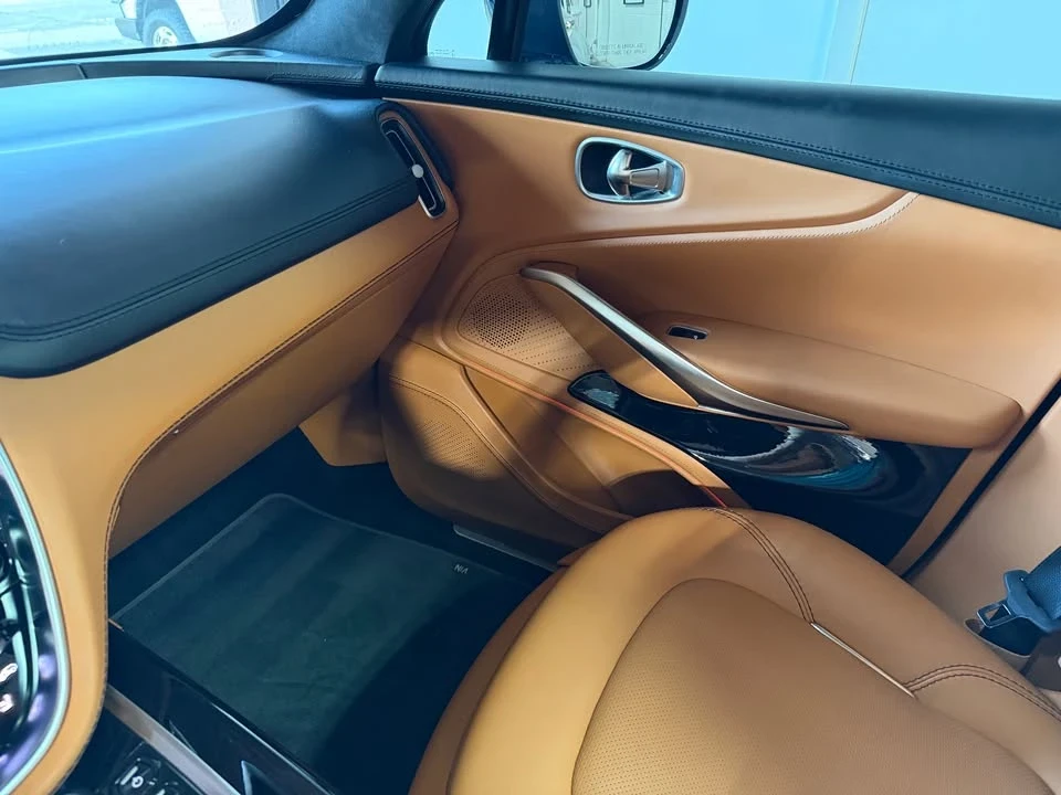 2021 Aston Martin DBX - Image 11 of 20