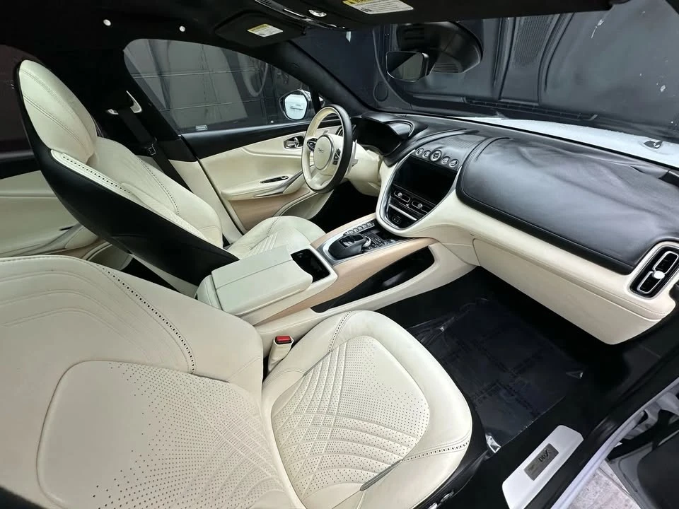 2021 Aston Martin DBX - Image 11 of 19