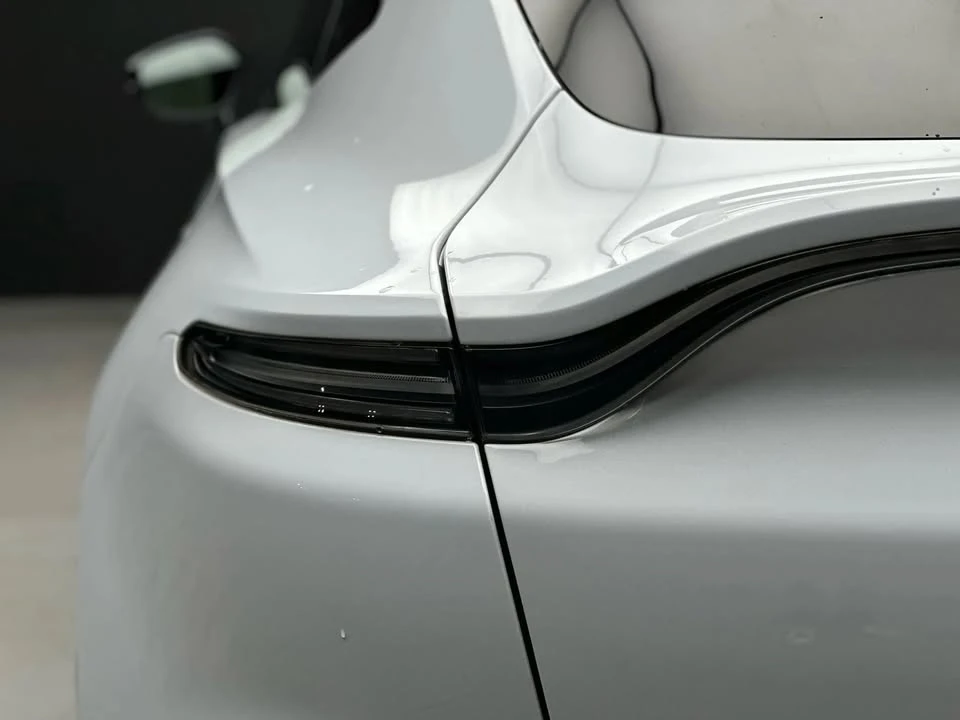 2021 Aston Martin DBX - Image 10 of 19