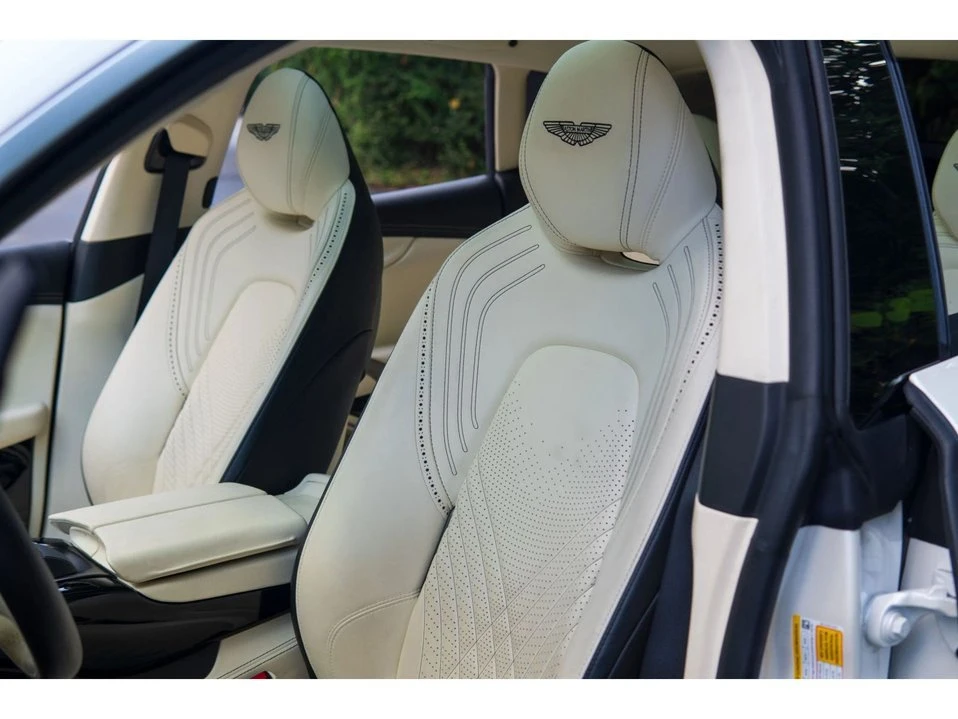 2021 Aston Martin DBX - Image 15 of 20