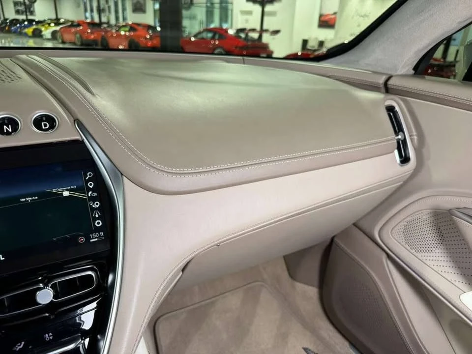 2021 Aston Martin DBX - Image 11 of 18