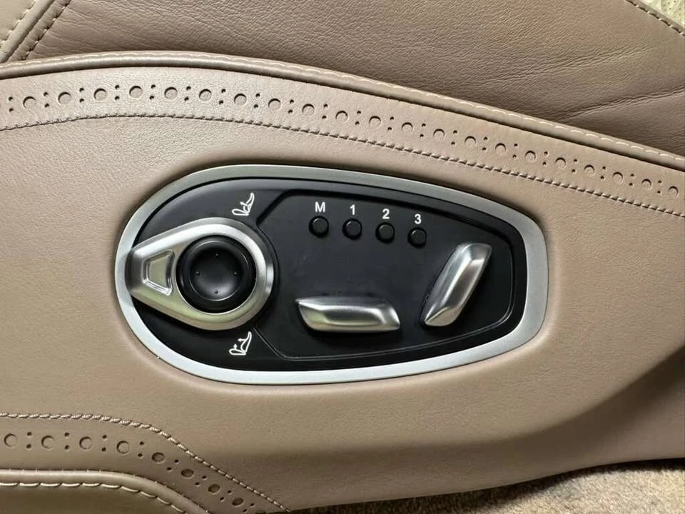 2021 Aston Martin DBX - Image 15 of 18