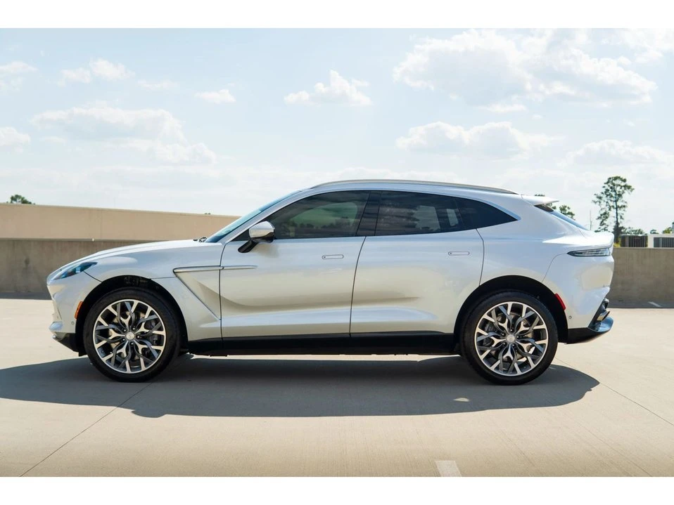 2021 Aston Martin DBX - Image 7 of 20