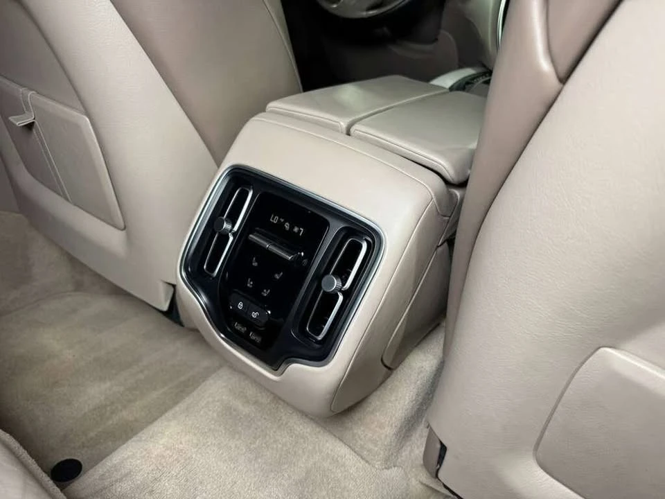 2021 Aston Martin DBX - Image 16 of 18