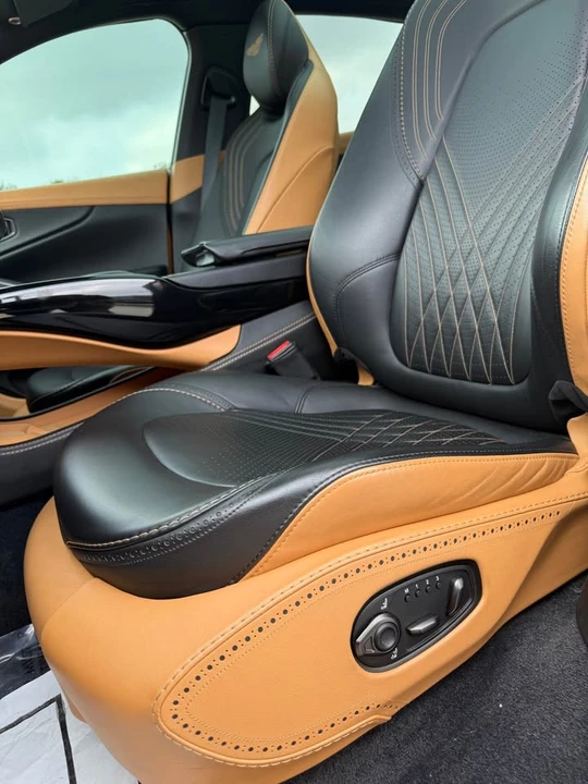 2021 Aston Martin DBX - Image 9 of 14