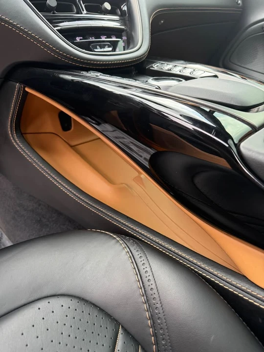 2021 Aston Martin DBX - Image 11 of 14