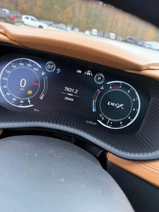 2021 Aston Martin DBX - Image 5 of 14