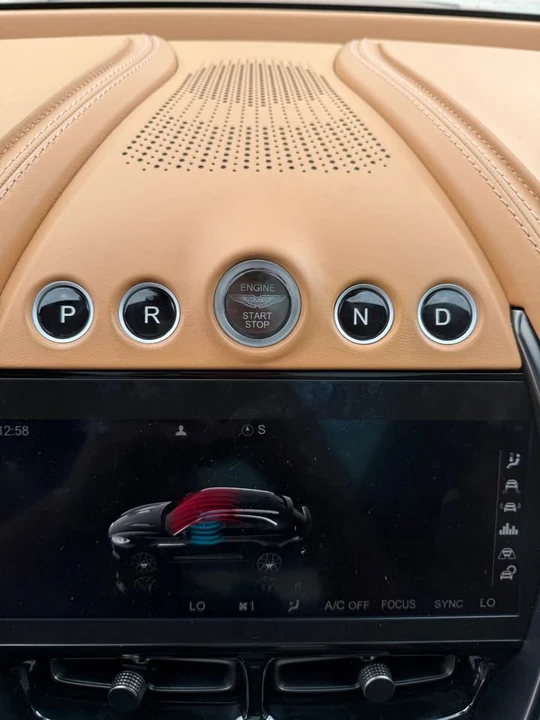 2021 Aston Martin DBX - Image 6 of 14