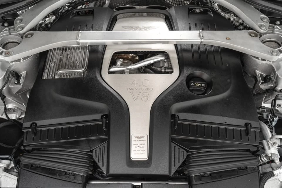 2021 Aston Martin DBX - Image 8 of 16
