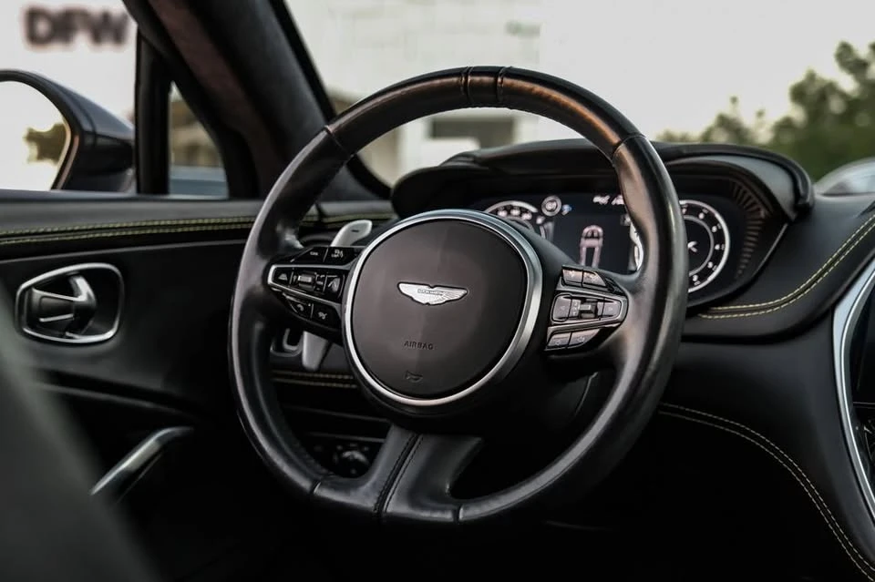 2021 Aston Martin DBX - Image 15 of 20