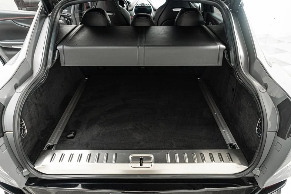 2021 Aston Martin DBX - Image 19 of 20