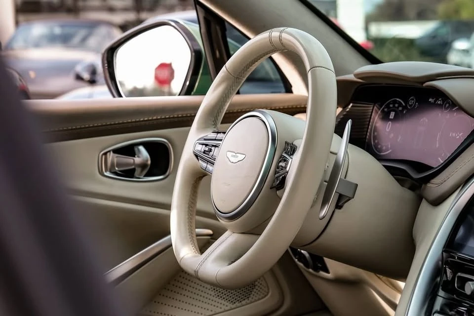 2021 Aston Martin DBX - Image 12 of 19