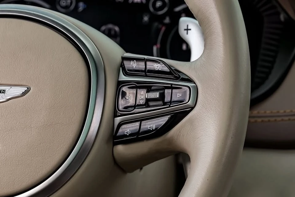 2021 Aston Martin DBX - Image 14 of 19