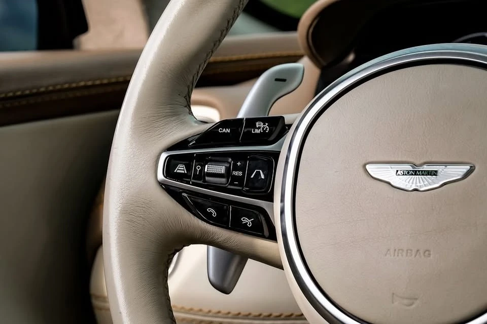 2021 Aston Martin DBX - Image 13 of 19