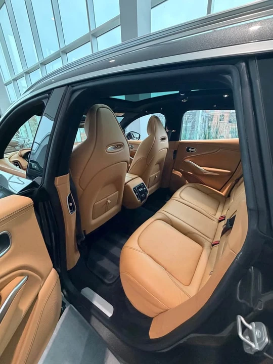 2021 Aston Martin DBX - Image 9 of 15