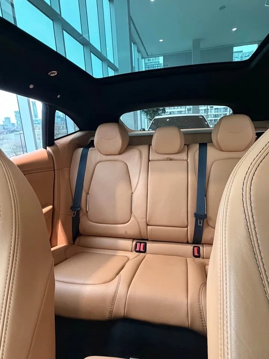 2021 Aston Martin DBX - Image 11 of 15