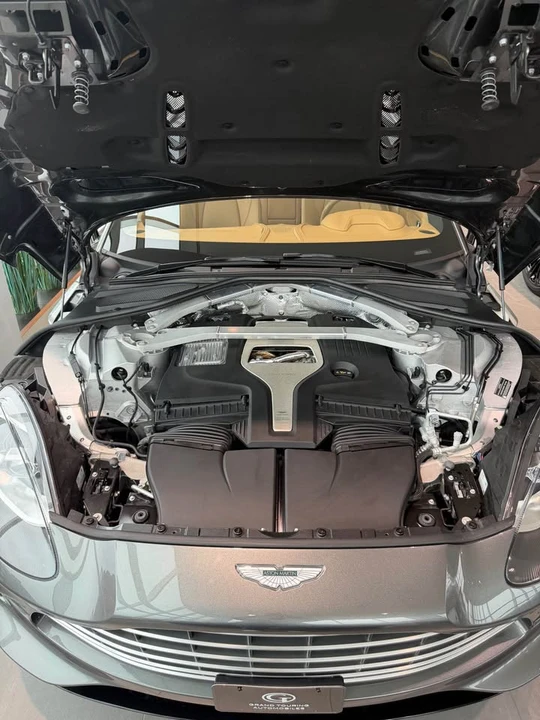 2021 Aston Martin DBX - Image 3 of 15