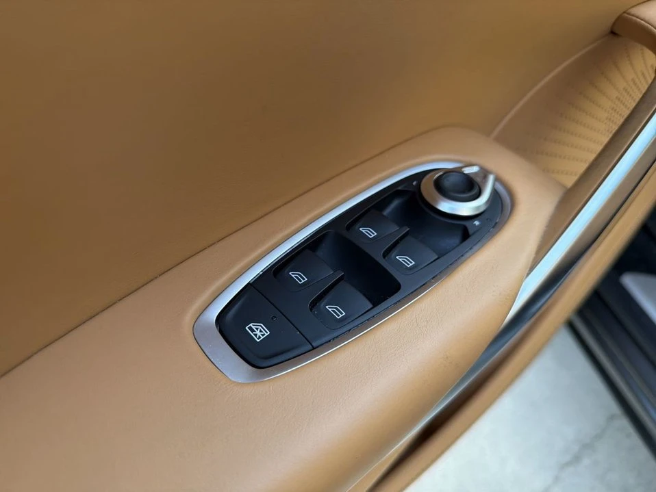 2021 Aston Martin DBX - Image 7 of 20