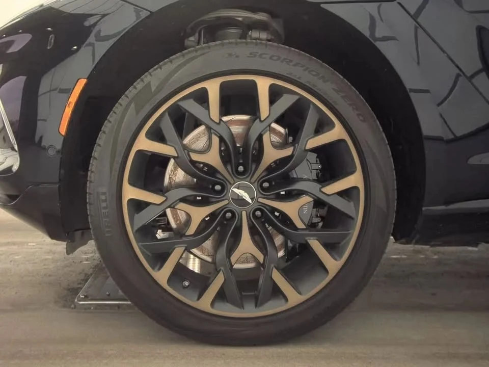 2021 Aston Martin DBX - Image 17 of 20