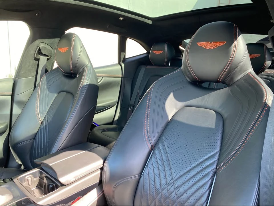 2021 Aston Martin DBX - Image 11 of 17