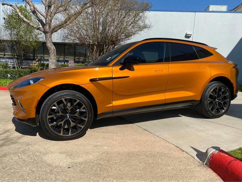 2021 Aston Martin DBX - Image 4 of 17